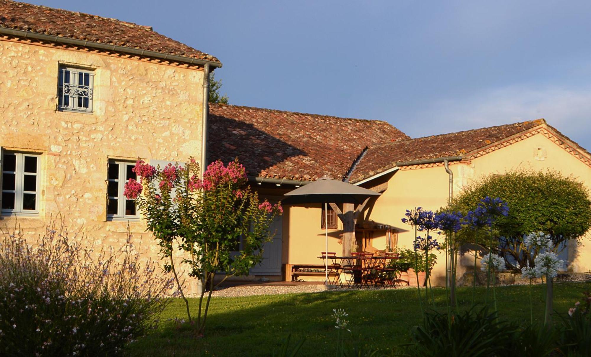 La Chambre Des Marronniers Bed & Breakfast La Romieu Exterior photo